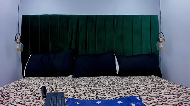 Snapshot of Melody_Horney chatting on 4, 11, 2025 Melody Horney online show from 4, 11, 2025