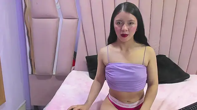 Snapshot of JulietaDiamond chatting on 5, 11, 2025 JulietaDiamond online show from 5, 11, 2025