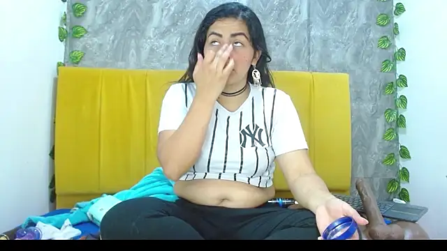 amara leoncm online show from 19, 11, 2025