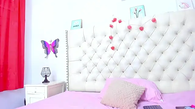 Snapshot of celena_wonder chatting on 25, 11, 2025 celena wonder online show from 25, 11, 2025