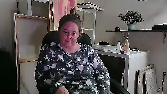 Artgirlie31 online show from 1, 11, 2025