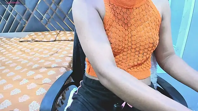 Snapshot of IndianKittey chatting on 11, 11, 2025 IndianKittey online show from 11, 11, 2025