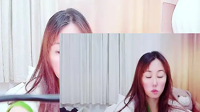 Snapshot of Dinan-y chatting on 10, 3, 2026 Dinan-y online show from 10, 3, 2026