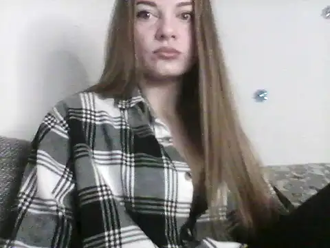 EllaMoonlight online show from 6, 11, 2025