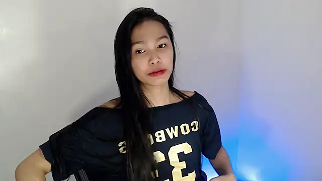 Snapshot of _Lachica_ chatting on 23, 10, 2025  Lachica  online show from 23, 10, 2025