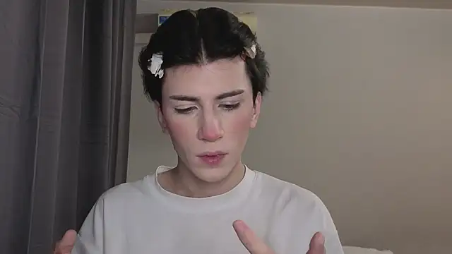 Snapshot of Oliver_star_boy_ chatting on 31, 10, 2025 Oliver star boy online show from 31, 10, 2025