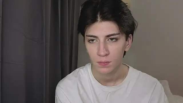 Snapshot of Oliver_star_boy_ chatting on 1, 11, 2025 Oliver star boy online show from 1, 11, 2025