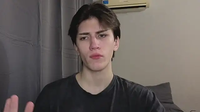 Snapshot of Oliver_star_boy_ chatting on 10, 11, 2025 Oliver star boy online show from 10, 11, 2025