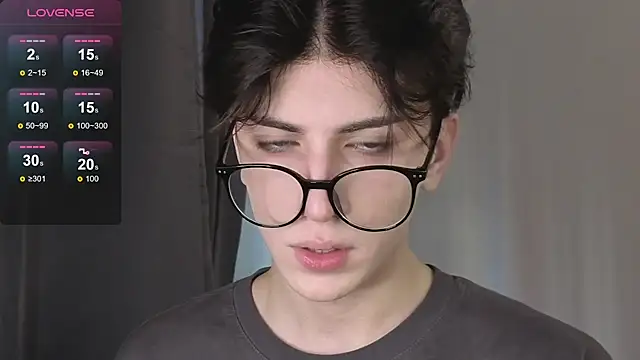 Snapshot of Oliver_star_boy_ chatting on 29, 11, 2025 Oliver star boy online show from 29, 11, 2025