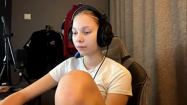 Snapshot of Softixq chatting on 5, 11, 2025 Softixq online show from 5, 11, 2025