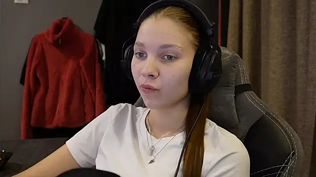 Snapshot of Softixq chatting on 13, 11, 2025 Softixq online show from 13, 11, 2025