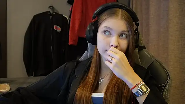 Snapshot of Softixq chatting on 16, 11, 2025 Softixq online show from 16, 11, 2025