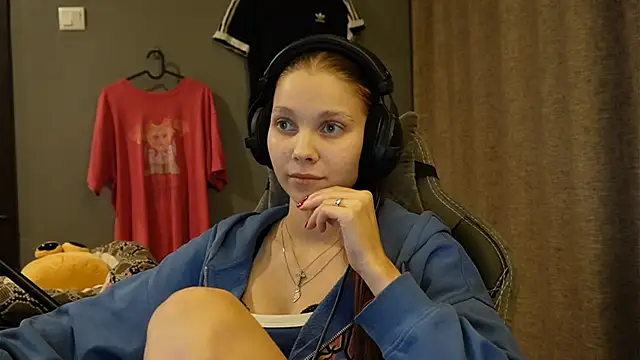 Snapshot of Softixq chatting on 19, 11, 2025 Softixq online show from 19, 11, 2025