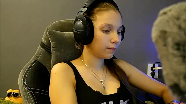 Snapshot of Softixq chatting on 16, 12, 2025 Softixq online show from 16, 12, 2025