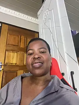 Snapshot of SweetCandy84 chatting on 8, 11, 2025 SweetCandy84 online show from 8, 11, 2025