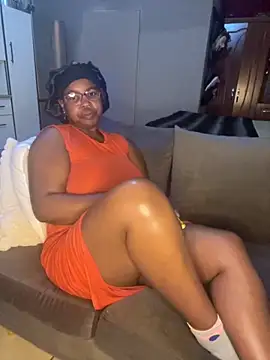 Snapshot of SweetCandy84 chatting on 17, 11, 2025 SweetCandy84 online show from 17, 11, 2025