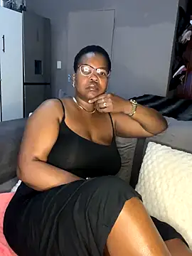 Snapshot of SweetCandy84 chatting on 19, 11, 2025 SweetCandy84 online show from 19, 11, 2025