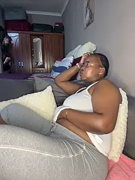 Snapshot of SweetCandy84 chatting on 3, 12, 2025 SweetCandy84 online show from 3, 12, 2025