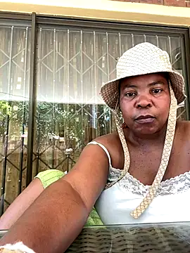 Snapshot of SweetCandy84 chatting on 20, 12, 2025 SweetCandy84 online show from 20, 12, 2025