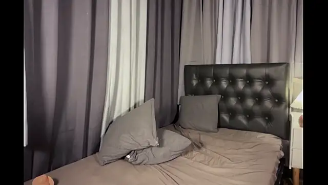 Snapshot of Candicemeow chatting on 2, 6, 2026 Candicemeow online show from 2, 6, 2026
