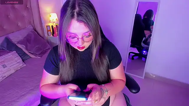 Myla mayfield online show from 10, 11, 2025