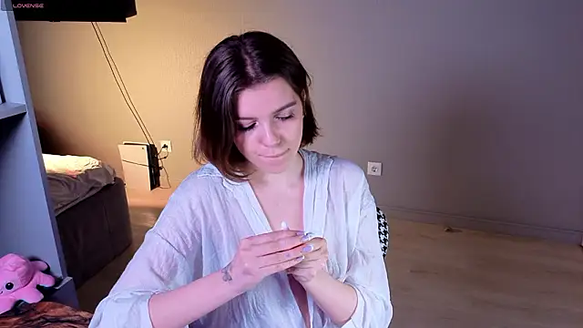 PollyRouge   online show from 1, 2, 2026