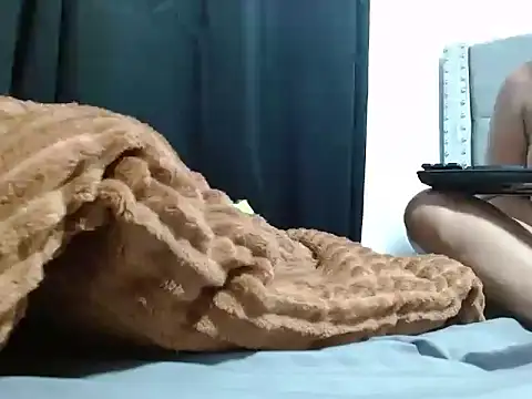 Snapshot of CeleneOrtiz chatting on 17, 12, 2025 CeleneOrtiz online show from 17, 12, 2025