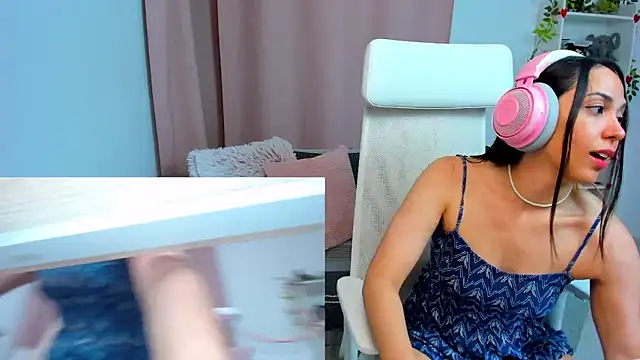 Snapshot of VenusIsLove_ chatting on 10, 6, 2026 VenusIsLove online show from 10, 6, 2026