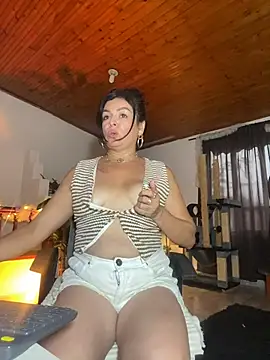 Snapshot of marcelaluxury chatting on 27, 11, 2025 marcelaluxury online show from 27, 11, 2025