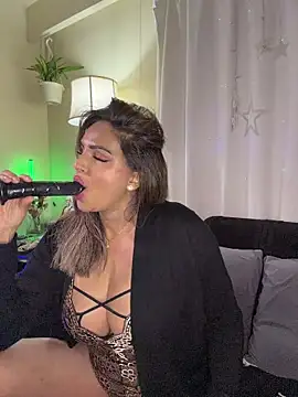 Snapshot of LadyCiaraLux chatting on 11, 11, 2025 LadyCiaraLux online show from 11, 11, 2025