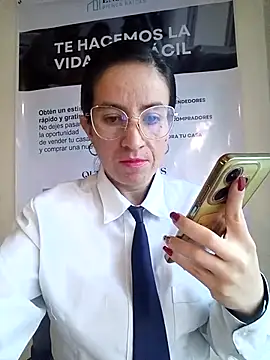 Snapshot of Valentina--1 chatting on 28, 11, 2025 Valentina--1 online show from 28, 11, 2025