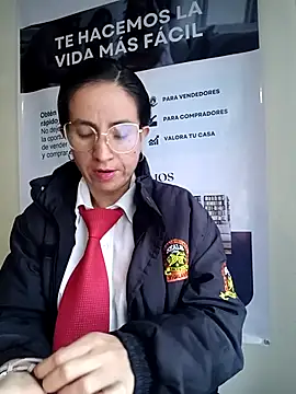 Snapshot of Valentina--1 chatting on 3, 12, 2025 Valentina--1 online show from 3, 12, 2025