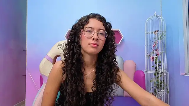 Snapshot of Sasha-Monroe chatting on 25, 10, 2025 Sasha-Monroe online show from 25, 10, 2025