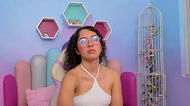 Snapshot of Sasha-Monroe chatting on 26, 10, 2025 Sasha-Monroe online show from 26, 10, 2025