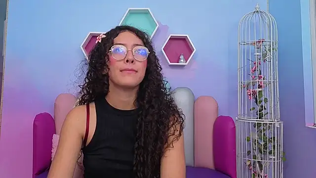 Snapshot of Sasha-Monroe chatting on 5, 11, 2025 Sasha-Monroe online show from 5, 11, 2025