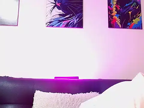 Caroline Jons online show from 12, 11, 2025