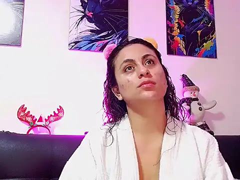 Caroline Jons online show from 25, 11, 2025