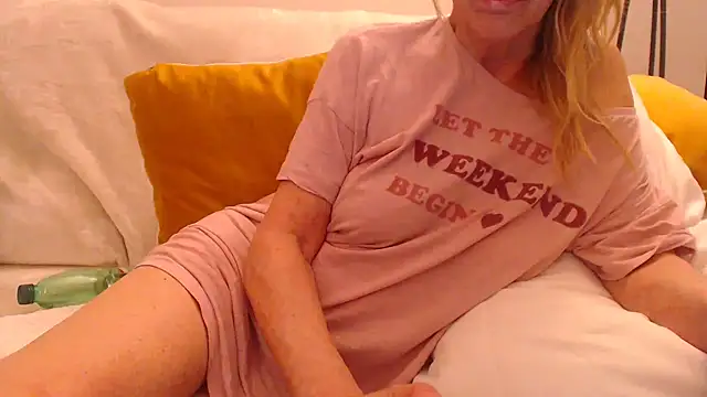 Snapshot of susylux chatting on 23, 12, 2025 susylux online show from 23, 12, 2025