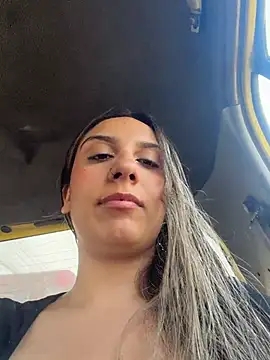 Snapshot of sarah_honey__ chatting on 15, 12, 2025 sarah honey online show from 15, 12, 2025