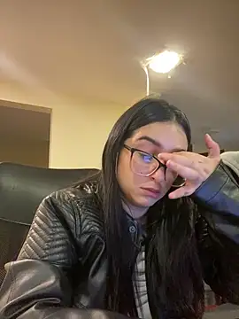 Kloe Novoa online show from 13, 4, 2026