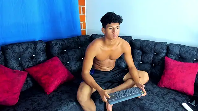 Snapshot of kalvinbroms chatting on 3, 11, 2025 kalvinbroms online show from 3, 11, 2025