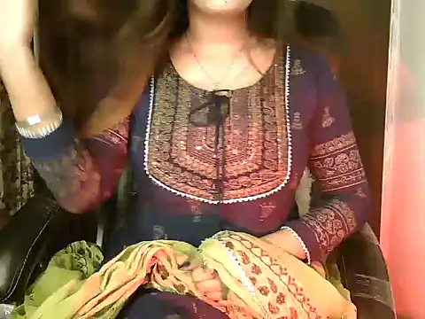 Snapshot of Sweet_sofie_01 chatting on 23, 11, 2025 Sweet sofie 01 online show from 23, 11, 2025