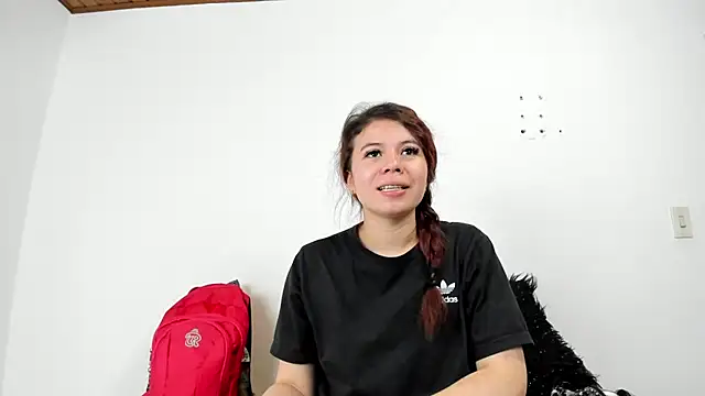 Snapshot of Vanessa_Martinz chatting on 25, 10, 2025 Vanessa Martinz online show from 25, 10, 2025