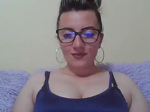 Snapshot of blondinaali chatting on 26, 10, 2025 blondinaali online show from 26, 10, 2025