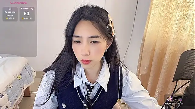 Snapshot of by-Hannah chatting on 18, 12, 2025 by-Hannah online show from 18, 12, 2025