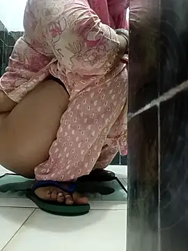 Snapshot of Best_couple2001 chatting on 1, 11, 2025 Best couple2001 online show from 1, 11, 2025