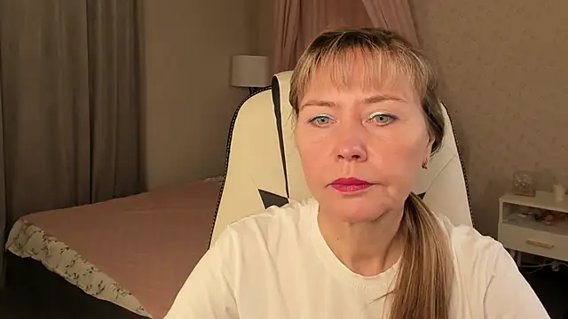 Carla Vogue online show from 5, 11, 2025