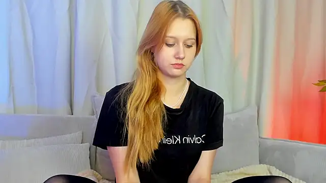 Snapshot of Charil_Wilson chatting on 8, 11, 2025 Charil Wilson online show from 8, 11, 2025