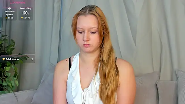 Snapshot of Charil_Wilson chatting on 14, 11, 2025 Charil Wilson online show from 14, 11, 2025