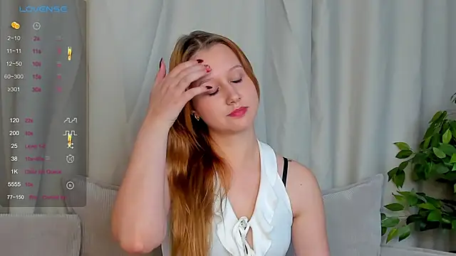 Snapshot of Charil_Wilson chatting on 27, 11, 2025 Charil Wilson online show from 27, 11, 2025